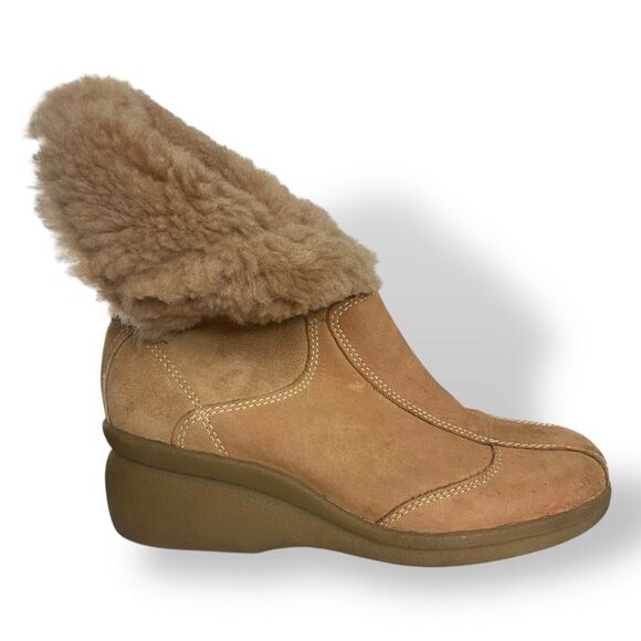 Clarks Real Fur Lined Wedge Ankle Boots Women Size 7M Leather Upper Cabincore - Picture 2 of 10